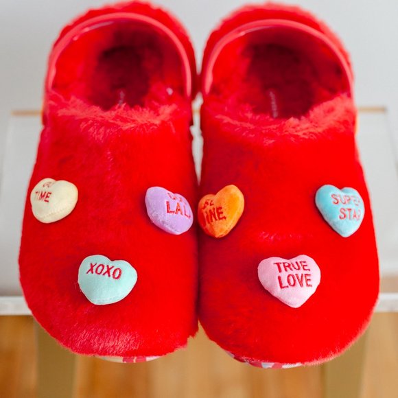 Crocs Classic Sweethearts Fur Sure Red Men 12 Valentine's Candy Collab New - Picture 8 of 11